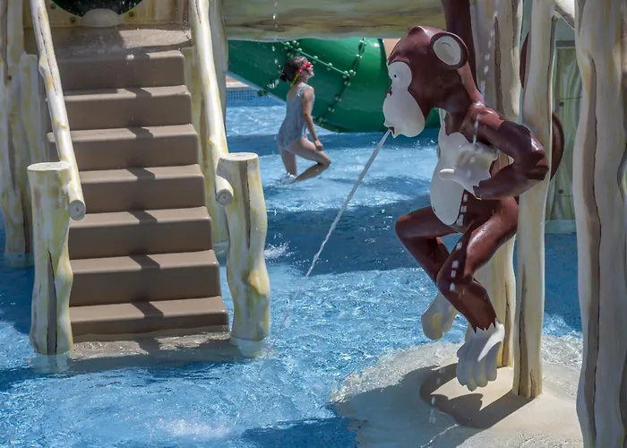 Ght Oasis Park & 4*