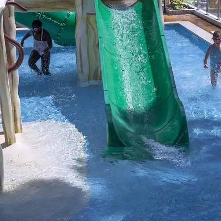 Ght Oasis Park & Λορέτ Ντε Μαρ