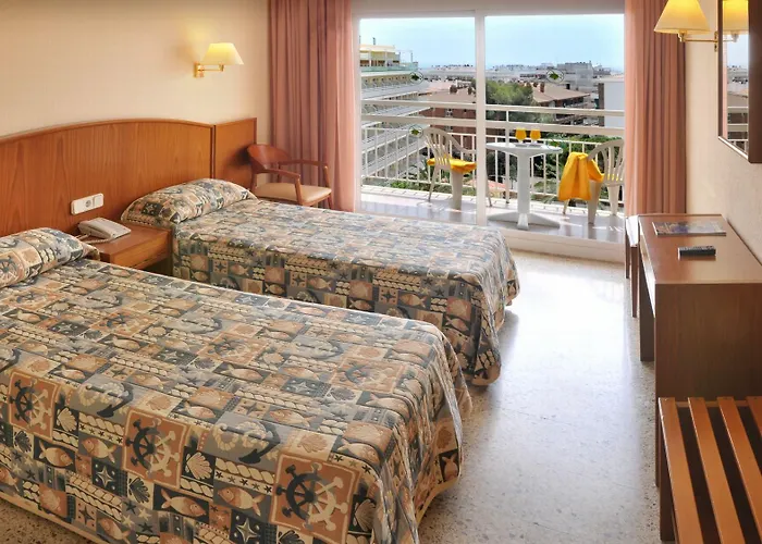 فندق جي أتش تي أواسيز بارك آند سبا 4*